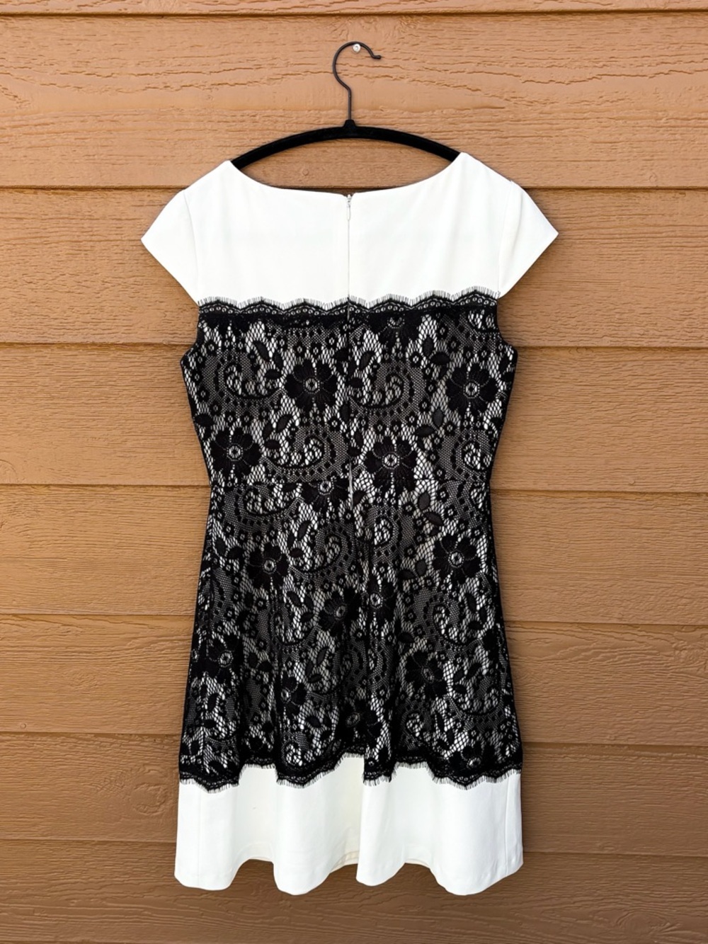 Saks Fifth Avenue Stunning White Dress with Black Lace Overlay -Sz 2 - Picture 3 of 8
